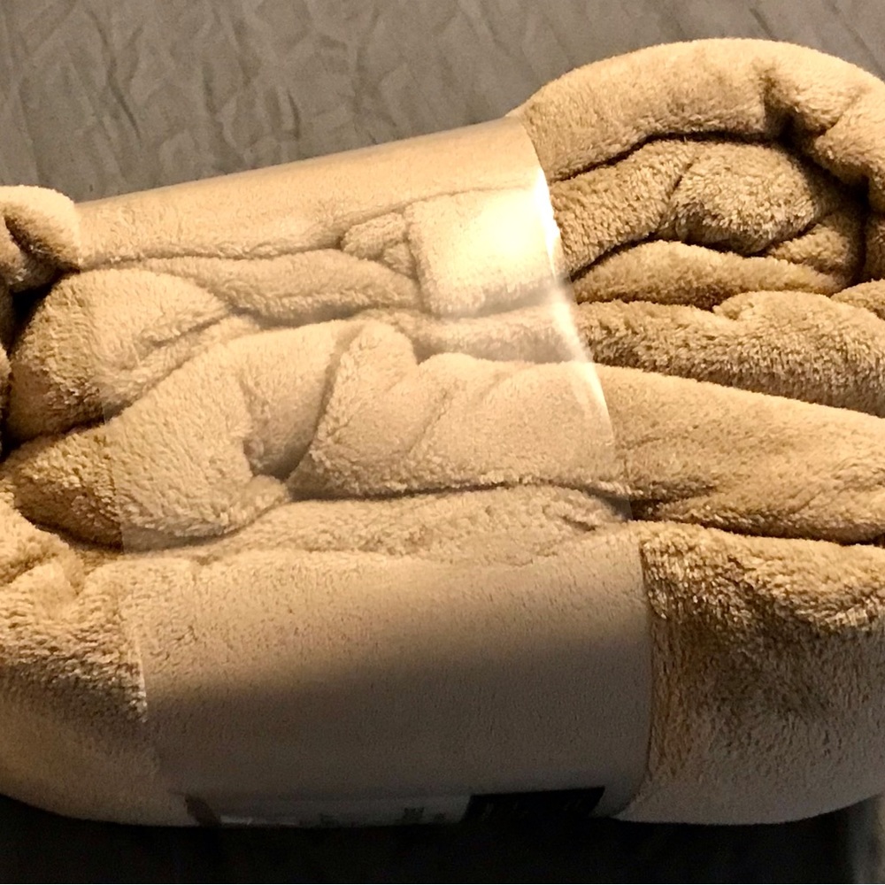 NWT! Super Soft Oversized 90”x90” Plush Blanket FULL / QUEEN Brownstone - Picture 2 of 10